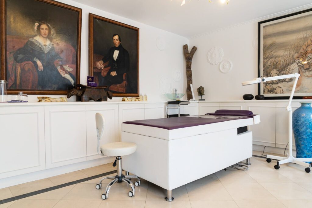 luxe schoonheidssalon inrichting