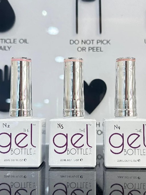 BIAB-flesjes van The Gel Bottle Inc. op een plank